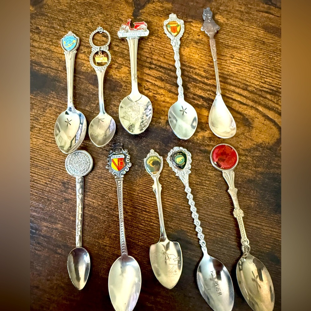 Silvertone Collector's Spoon Set   Set B